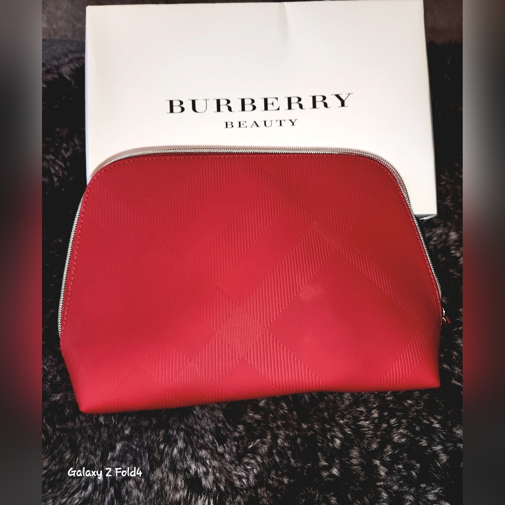 NWT Burberry COSMETICS bag